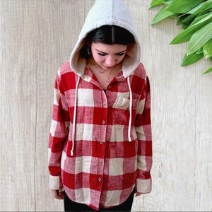 American Eagle Women’s Plaid Flannel Button Down Hoodie in Red & Beige, Small